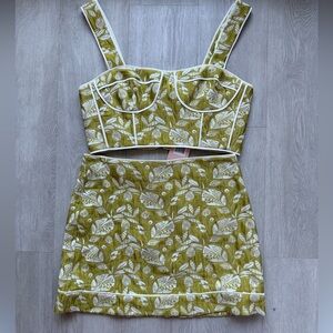 Alexis Two-Piece Vanish top and Kingstan skirt in pail size large